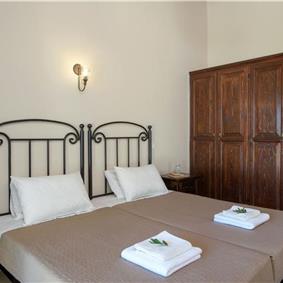 3 bedroom villa with heated pool in Kassiopi, Corfu, sleeps 6